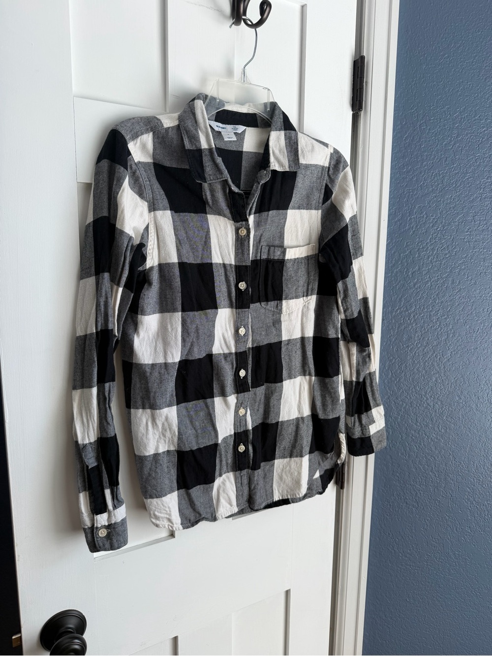 Old Navy The Classic Shirt Black and White Buffalo Plaid Button Down